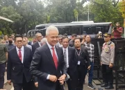 Pasangan Ganjar-Mahfud ke MK Gunakan Bus Bersama Puluhan Advokat Hadapi Sidang PHPU Pilpres