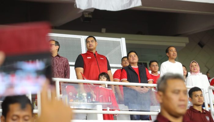 Menpora Dito Dampingi Presiden Joko Widodo Nonton Langsung Laga Timnas