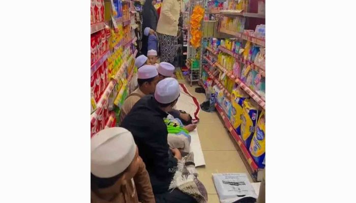 Viral Jamaah Salat Tarawih di Minimarket, Begini Penjelasannya