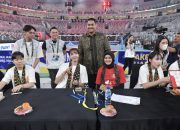 Menpora Dito Menyapa Atlet Dan Pengunjung Fan Signing Red Sparks Dan Indonesia All Star di Indonesia Arena