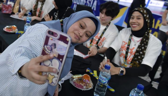 Rebecca Rela Merogoh Kocek Lebih Dari Rp 5 Juta demi Bertemu Idolanya Red Sparks dan Megawati Hagestri
