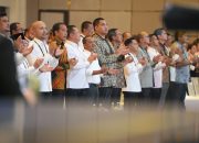 Beri Kado Ultah, Presiden Didampingi Menpora Dito Hadiri HUT ke-52 HIPMI