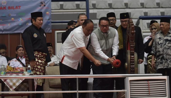 Deputi Surono Resmikan International Indonesian Student Pencak Silat Open Championship 2024