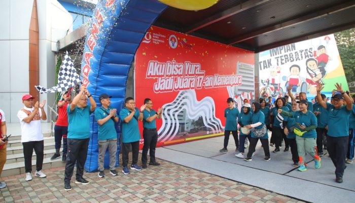 Kemenpora Ajak Masyarakat dan Lembaga Pemerintahan Dukung Hidup Sehat Lewat Jalan Sehat dan Senam