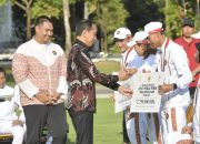 Menpora Dito Dampingi Presiden Jokowi Serahkan Bonus untuk Kontingen Paralimpiade 2024