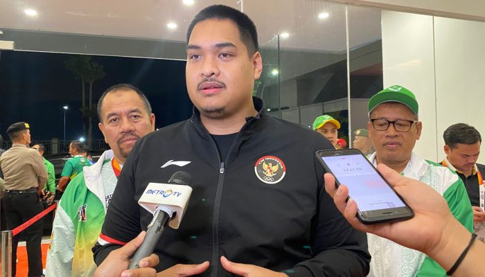 Penutupan PON XXI, Menpora Dito Kenakan Jersey Olimpiade Sebagai Motivasi untuk Kontingen Indonesia