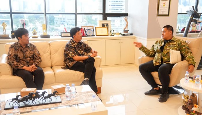 Menpora Dito Diskusi dengan Audiensi Stafus Wakil Presiden, Bahas Program Pelatihan AI