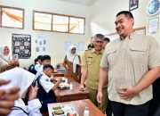 Menpora Dito Tinjau Langsung Proses MBG