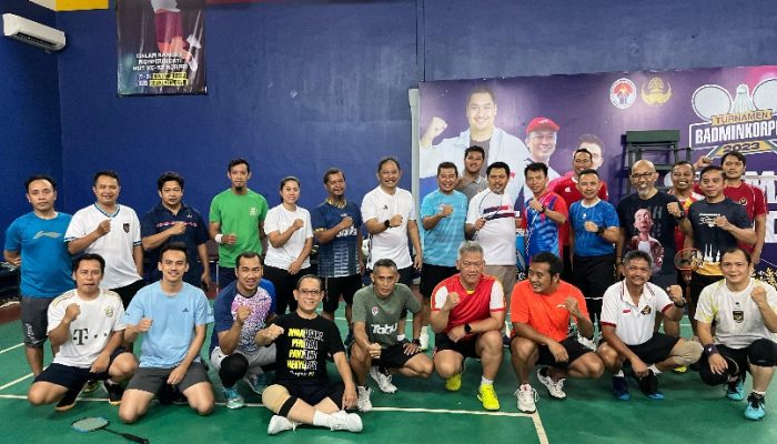 Jalin Silaturahmi dan Koordinasi, Kemenpora Badminton Club Tanding Bulutangkis dengan Forkomsam