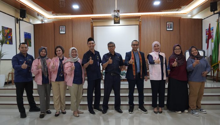 Siapkan Siswa Hadapi Dunia Kerja, LPK SBC dan Srikandi Movement Latih Public Speaking di SMKN 34 Jakarta