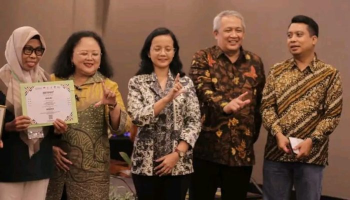 IKM Tenun Semoyang Terima Bantuan Rp300 Juta dan Pelatihan dari Dinas Perindustrian