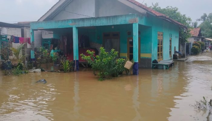 Dua Hari Terendam Banjir, Warga Desa Sukamanah Butuh Bantuan Darurat